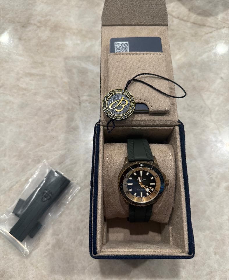 Breitling Superocean 42Automatic 42 Full Set extra OEM straps included Priced to sell