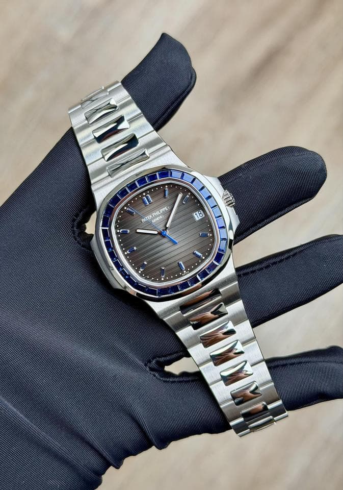Patek Philippe NautilusCharcoal Grey Blue Sapphire Preowned 2021 5711/111P-001