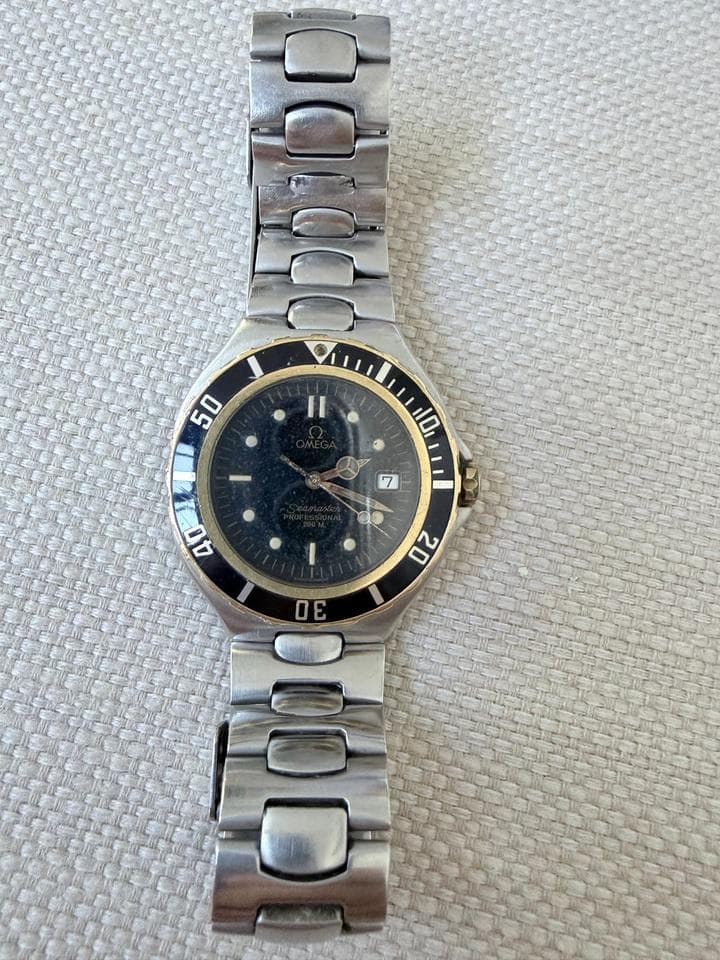 Omega SeamasterProfessional 200m Quart Solid Gold 18K bezel. Pre-James Bond Seamaster