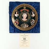 Elizabeth II, Bradford Exchange - Long to Reign Over Us Plate, 2015 Australian fine porcelain decorative plate, 305cm,...