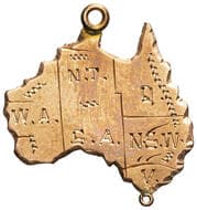 Map of Australia with States, 1916, EF 9ct gold fob medal, map of Australia design with states identified (engraved),...