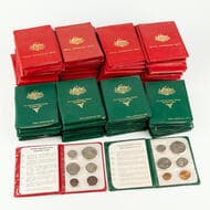 Elizabeth II, 1976 - 1983, UNC Red & Green wallets; 1976, 1977 (6), 1978 (5), 1979 (5), 1980 (6), 1981 (10), 1982...
