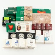 Elizabeth II, Ten Dollars, 1982 - 1992 Accumulation of silver issues; $10 series (20), 1oz kook (3), 1988 Holey Dollar...