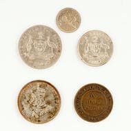 George V, Halfpenny - Florin, 1915 - 1934, VG - gVF Small group including, 1915 shilling, good very fine, scarcer...